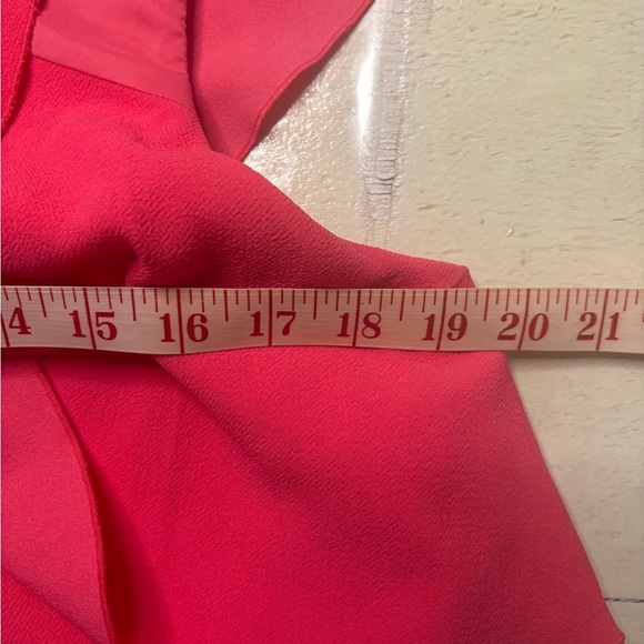 Trina Turk Dress Size 14 Pink Crepe Sheath Ruffle Neck Sleeveless V-Neck New - Picture 3 of 7